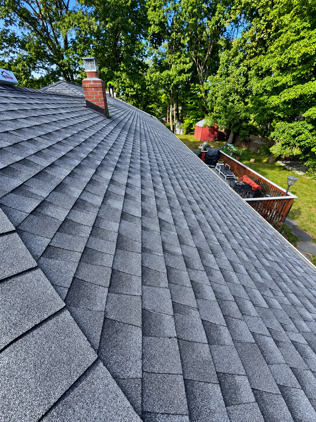Residential home with asphalt shingle roof in Bergen County New Jersey